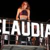Claudia Leitte mostra boa forma e exibe unhas douradas em show no Sauípe Folia, na Bahia, neste sábado, 5 de setembro de 2015