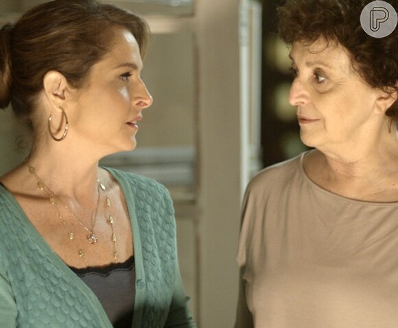 Carolina (Drica Moraes) vai desconfiar de aparência abatida da mãe