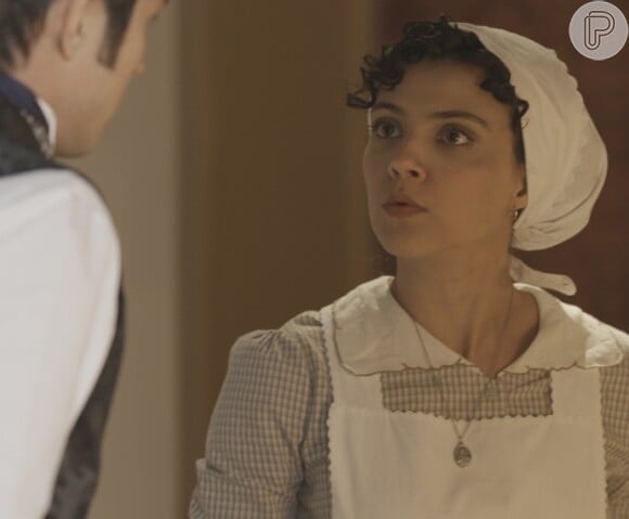 Anita (Leticia Persiles) é rejeitada por Roberto (Rômulo Estrela) ao anunciar que está grávida dele, na novela 'Além do Tempo', em setembro de 201