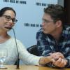 Carolina Ferraz e Petrônio Gontijo conversam durante a  coletiva de imprensa de 'Três dias na Chuva'