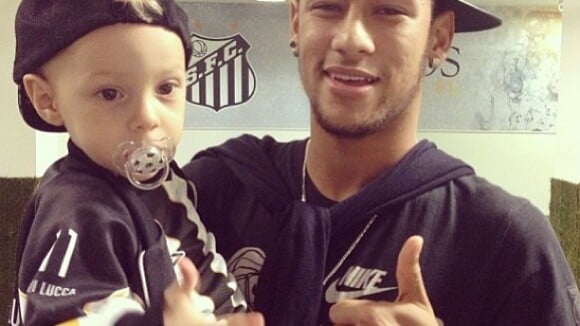 Neymar posta vídeo do filho falando a palavra 'papai'