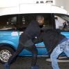 Kanye West dá socos no paparazzo