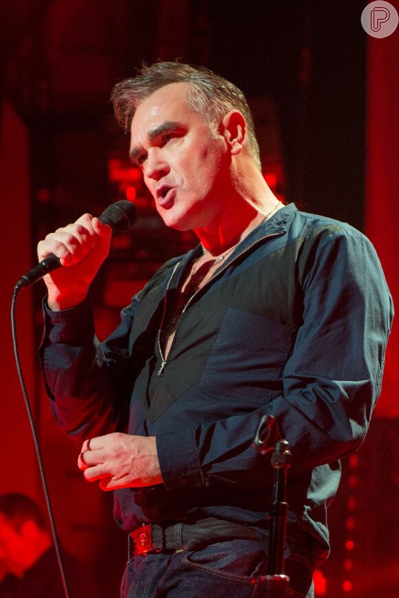 Morrissey contraiu uma intoxicação alimentar no Peru, o que teria sido a causa dos cancelamentos