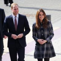 Príncipe William dá um urso de pelúcia para o primeiro filho com Kate Middleton