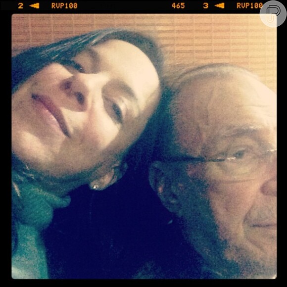 Bebel Gilberto compartilhou registros raros ao lado dos pais, João Gilberto e Miúcha, em sua conta do Instagram, neste domingo, 29 de julho de 2013
