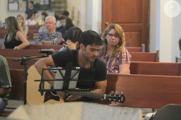 Allyson Castro segue a vida como cantor católico na Paróquia São Marcos, na Barra da Tijuca, no Rio de Janeiro