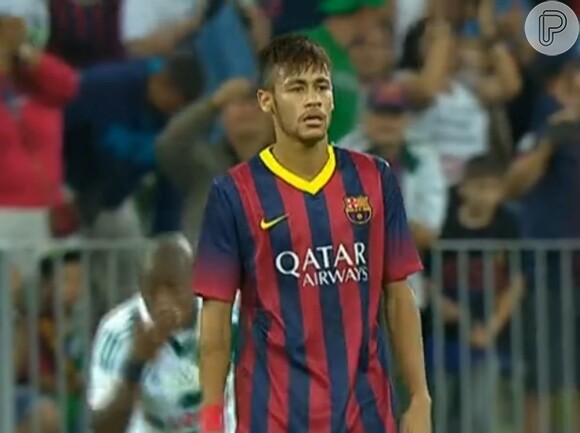Neymar estreou no Barcelona no dia 30 de julho de 2013 contra o Lechia Gdansk, na Polônia