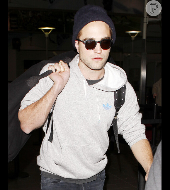 Um fotógrafo americano viu Robert Pattinson saindo da casa de ex-namorada Kristen Stewart em Los Angeles