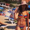 Paula Morais, namorada de Ronaldo, mostra boa forma em praia de Ibiza, na Espanha