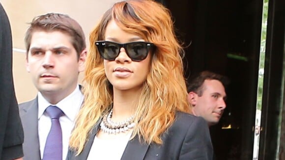 Rihanna é processada por empresa que organizou funeral de R$ 340 mil de sua avó