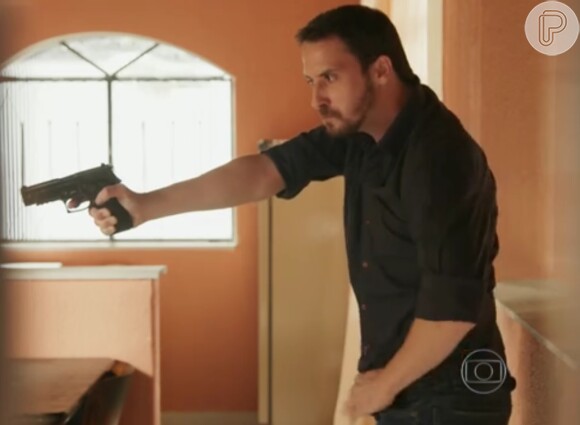 Guerra (Maksin Oliveira) mata Faustini (Ricardo Pereira), na novela 'A Regra do Jogo'