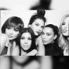 Kendall ao lado das irmãs do clã Kardashian-Jenner