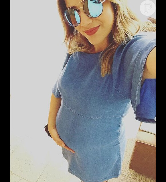Jéssica Costa mostrou a barriguinha de seis meses de gravidez em post no Instagram nesta quinta, dia 5 de novembro de 2015