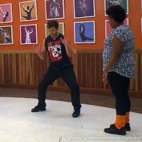 Klebber Toledo faz 'quadradinho de 8' durante ensaio do 'Dança dos Famosos'