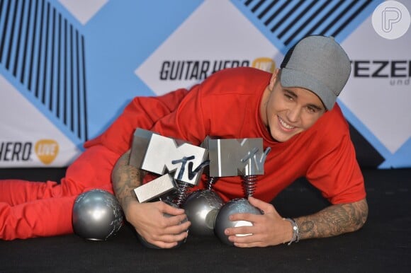 Justin foi o grande vencedor de outra premiação da MTV, o Europe Music Awards (EMA) 2015