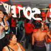 Assim como prometeram nas redes sociais, os fãs da loira compareceram à frente da porta da 10ª Vara de Família, na capital pernambucana, para prestar apoio e solidariedade à cantora
