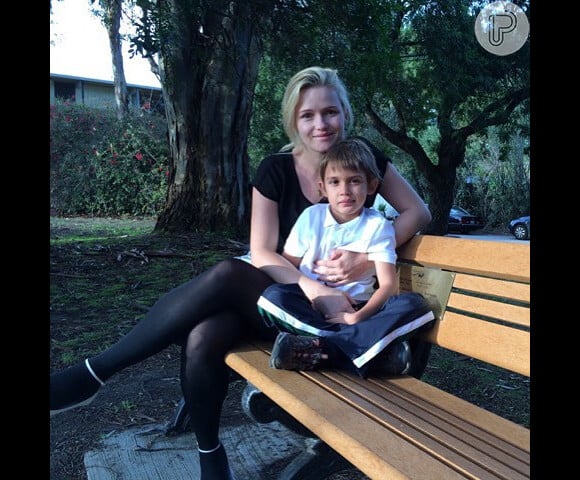 Nanda Ziegler é mãe de Enrico, de 8 anos, fruto de seu casamento com o diretor geral da novela 'Os Dez Mandamentos', Alexandre Avancini: 'Sou severa, mas não bato no meu filho'