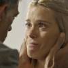 Lara (Carolina Dieckmann) vai fugir de Orlando (Eduardo Moscovis) em 'A Regra do Jogo'