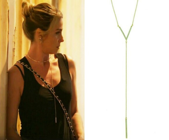 O terceiro mais pedido foi o colar VI longo dourado da marca Pri Schiavinato usado por Atena, personagem de Giovanna Antonelli em 'A Regra do Jogo'