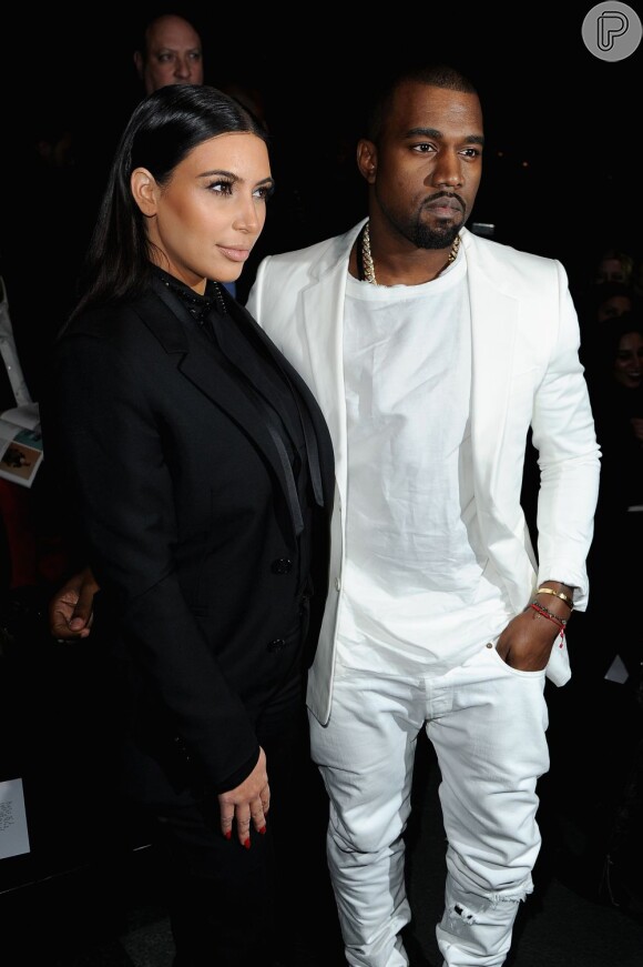 Segundo site 'TMZ', Kim Kardashian e Kanye West negaram 3 milhões de dólares pela primeira foto da filha