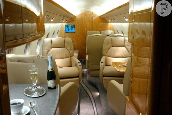 Gulfstream G200 tem capacidade para transportar de 8 a 10 pessoas