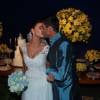 Franciele Almeida e Diego Grossi, ex-participantes do 'BBB14', se casaram no Rio de Janeiro, na noite desta quinta-feira, 12 de novembro de 2015