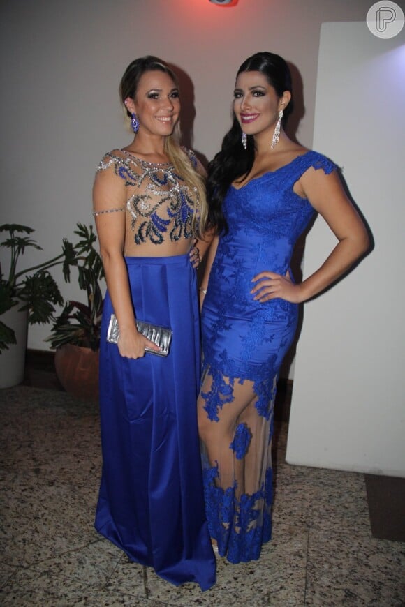 As madrinhas do casamento de Franciele Almeida e Diego Grossi, ex-participantes do 'BBB14', usaram vestidos em tons de azul