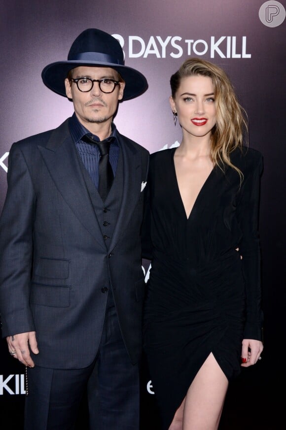 Johnny Depp se casou com Amber Heard no dia 3 de fevereiro de 2015 na casa do ator, em Los Angeles, nos Estados Unidos