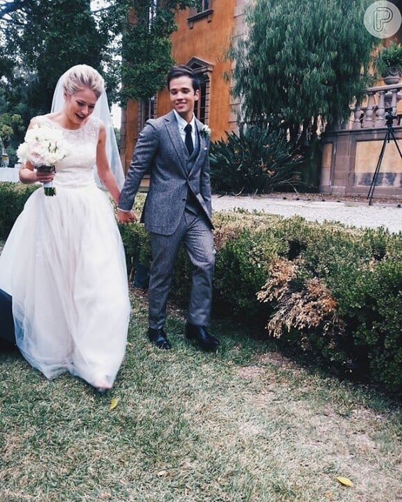 Aos 22, Nathan Kress, que interpretou o personagem Freddie na série 'iCarly', se casou com com Elise Moore, em 15 de novembro de 2015. O casamento aconteceu ao ar livre, em Los Angeles, na Califórnia