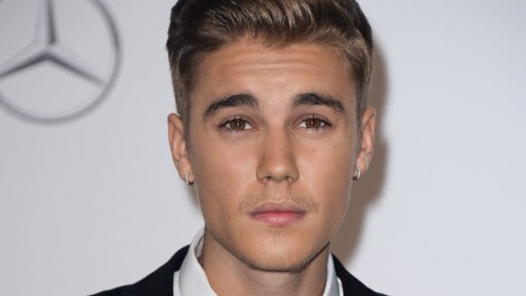 Justin Bieber revela ser usuário de maconha, mas avisa: 'Não vão me ver fumando'