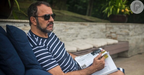 Germano (Humberto Martins) é o presidente da Bastille, empresa que vai patrocinar concurso da revista 'Totalmente Demais', dirigida por Carolina (Juliana Paes)
