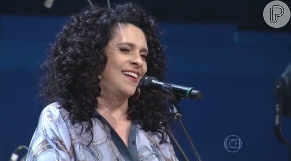 Agradecida com os elogios do ator, a cantora não perdeu a chance de dar uma cantada no galã da Globo