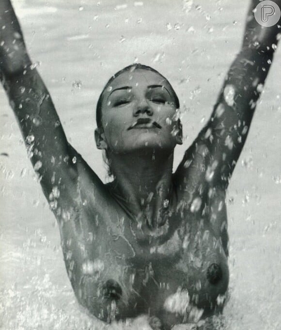 Cameron Diaz, que chegou a ser a atriz mais bem paga de Hollywood, posou de topless para a revista em 1999