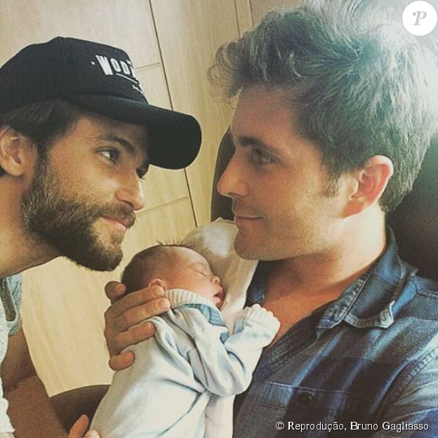 Bruno Gagliasso vibrou com a chegada de Gabriel, filho de Tiago Gagliasso, seu irmão: 'O maninho agora é papai... Te amo'