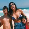 Giulia Costa postou a foto de biquíni em dia de folga: 'Dia de praia, dia de curtir sol com os primos'