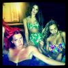 Selena Gomez se  divertiu com as amigas em uma festa na piscicina antes de iniciar a turnê 'Stars Dance World Tour'