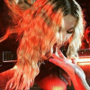 Nhac! Olha aí mais um ângulo de Madonna mordendo a mão de um fã no show na Dinamarca
