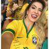 Neymar e a bailarina apareceram juntos pela primeira vez em outubro deste ano, quando curtiram a festa 'Missa', no Rio de Janeiro. Na mesma ocasião, Neymar foi flagrado entrando em um hotel com outras duas mulheres