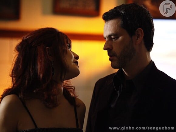 Após ver Natan (Bruno Garcia) encantado por Palmira (Letícia Sabatella), Damáris decide usar a mesma tática de Verônica em 'Sangue Bom'