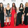 As meninas do Fifth Harmony e seus looks no tapete vermelho do American Music Awards 2015