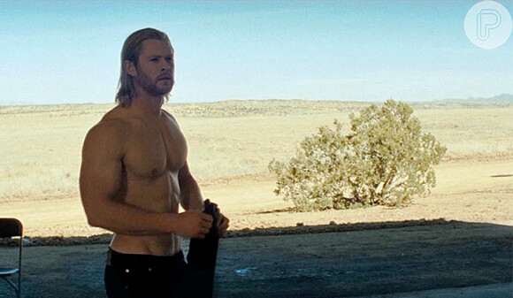 Na pele do super-herói Thor, Hemsworth aparece sempre musculoso e com um corpo invejável