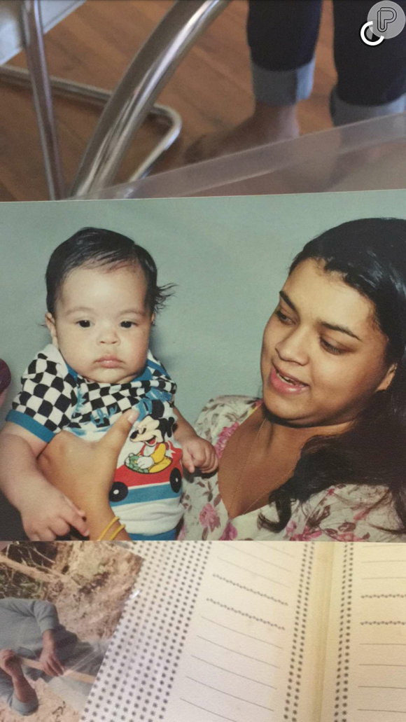 Preta Gil também mostrou uma foto antiga dela com o filho, Francisco, quando ele ainda era bebê