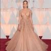 O vestido Ellie Saab estilo princesa, encantou o 87 Annual Academy Awards.