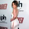 Jennifer Lopez usou vestido Kaufman Franco com detalhes transparentes nas laterais para a première do filme 'Parker', em 2013