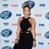 Jennifer Lopez exalta a ótima forma com um vestido justíssimo da grife Cushnie Et Ochs
