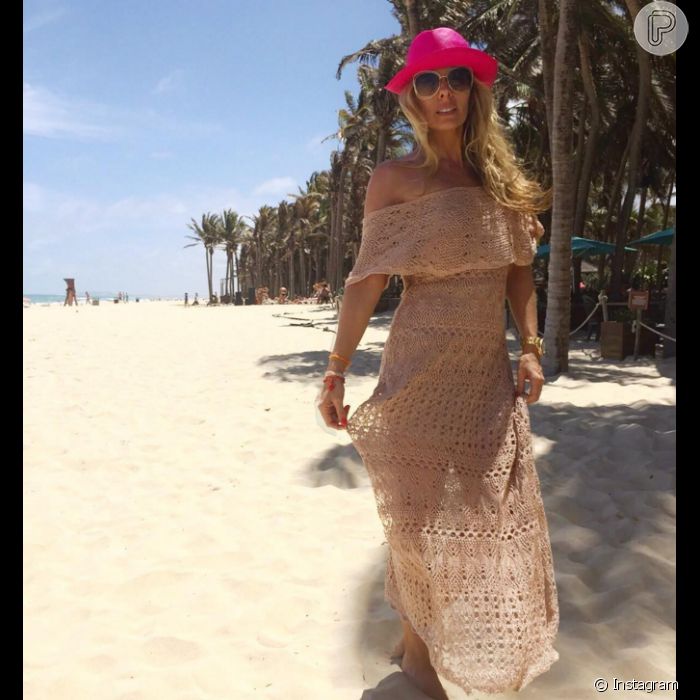 Pinion brake Fantasy Adriane Galisteu usou o mesmo vestido para curtir uma praia. A peça, da  Galeria Tricot, está à venda no site da marca por R$ 335 - Purepeople