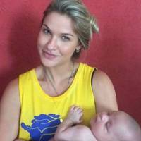 Andressa Suita posa com sobrinho recém-nascido de Gusttavo Lima: 'Treinando'