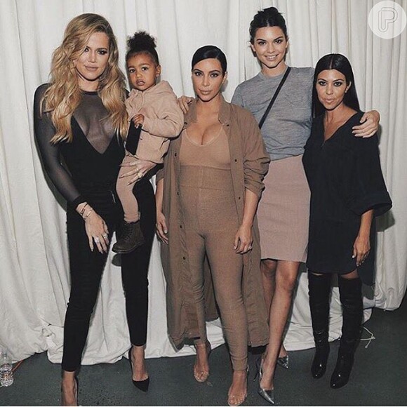 'Elas nunca vivenciaram nenhuma dessas coisas malucas', contou Kim sobre a mãe, Kris Jenner, e a irmã mais velha, Kourtney, que tem 3 filhos