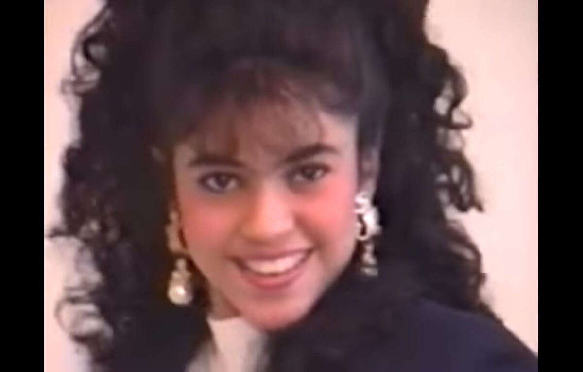 Foto: Shakira em vídeo caseiro (1990) - Purepeople👧 Descubra o