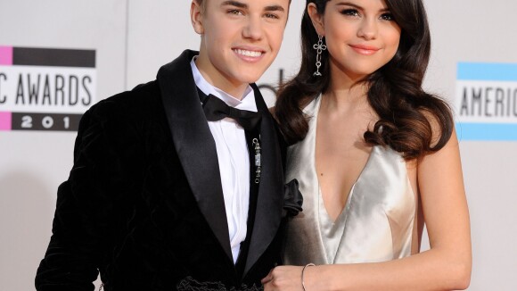 Justin Bieber quer fechar estádio para assistir filme com Selena Gomez no Natal